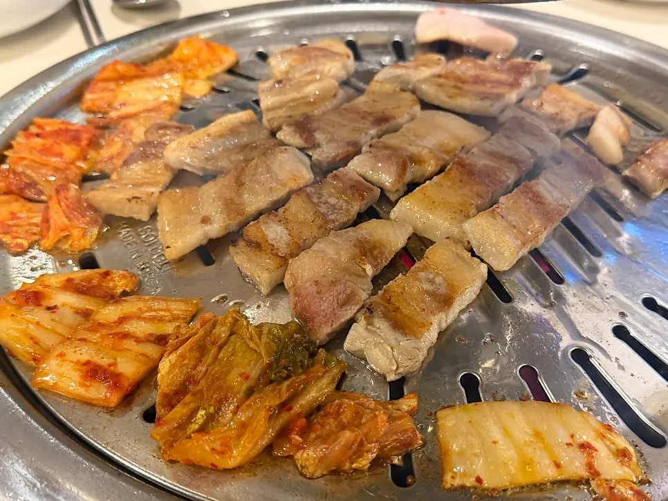 Grill topped with low-temperature aged mukeunji