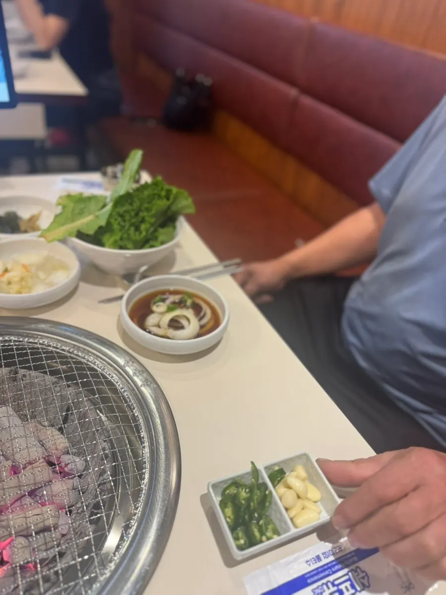 신선한 야채가 채워진 셀프 리필바