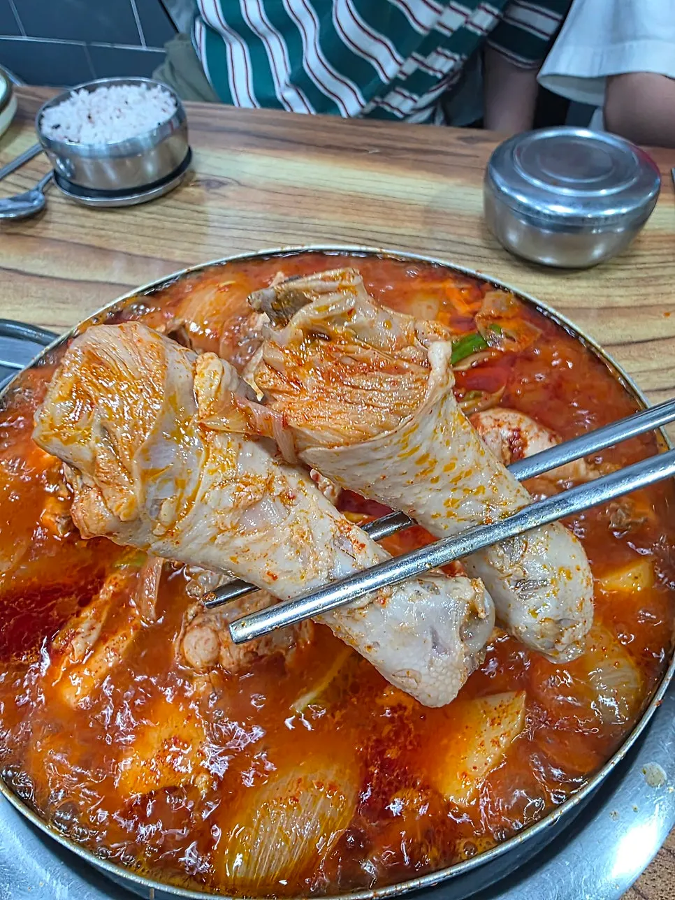 Dakbokkeumtang broth eaten with rice