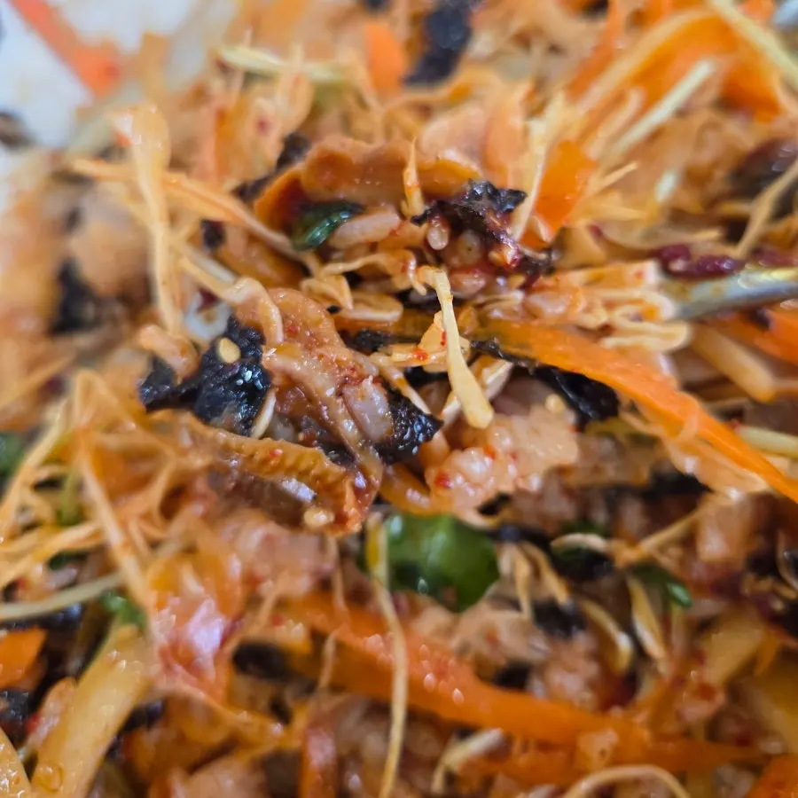 Bowl of mixed cockle bibimbap