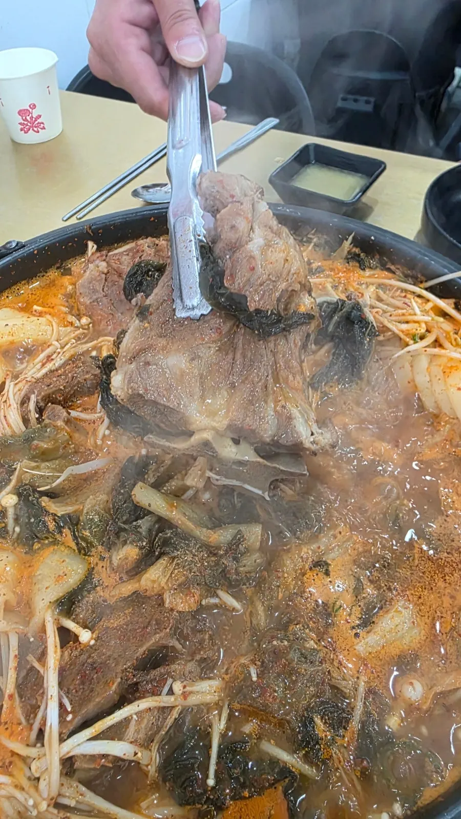 Gamjatang bone meat the size of a side plate