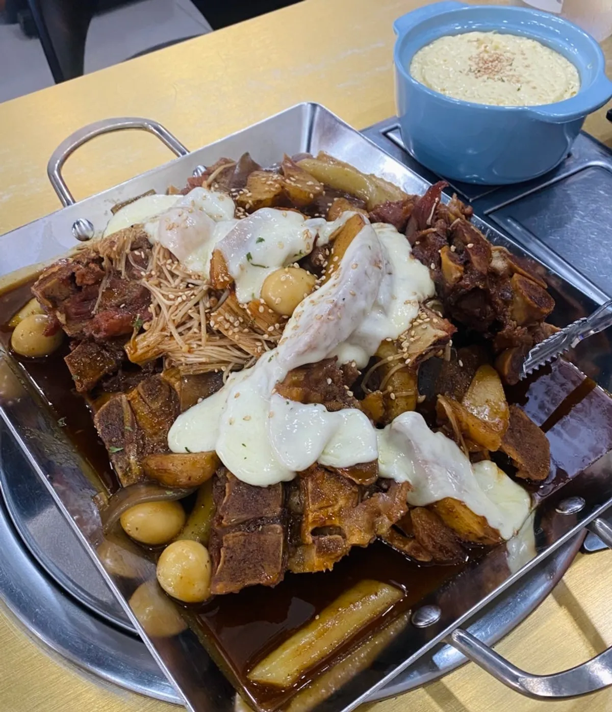 A full table spread of gungjung bbyeojjim at Cheongchun Bulbbyeojjim & Gamjatang Jeongwang Station branch