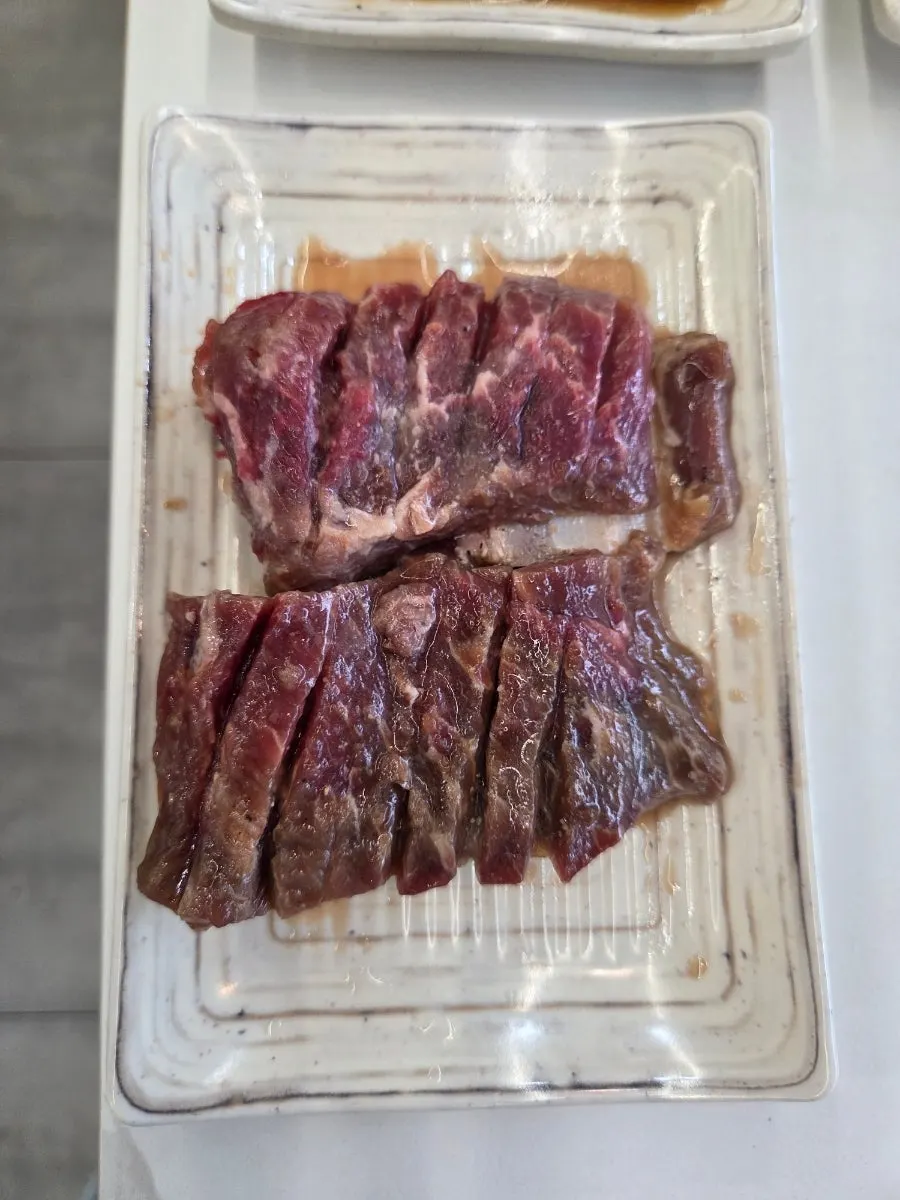 A plate of ordered beef idong galbi