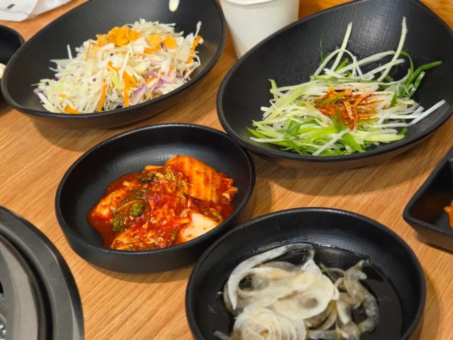 Table set up after ordering at Jeongwon Galbi