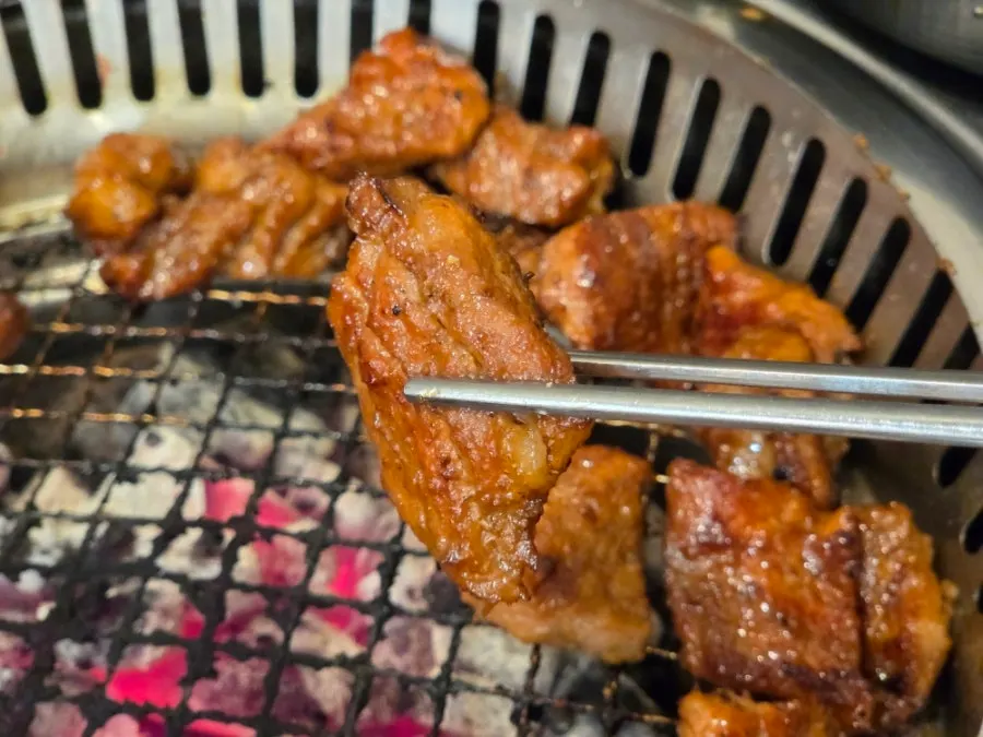 Close-up of the fully cooked Jeongwon seasoned galbi