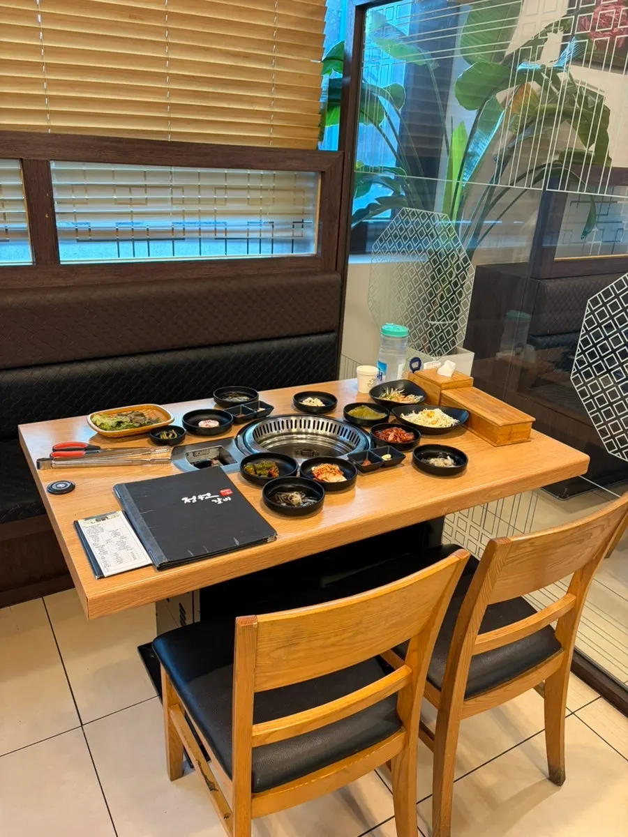 Interior of Jeongwon Galbi Gyeonggi Gwangju Branch