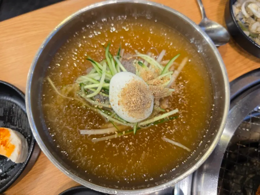 살얼음 가득한 후식 물냉면