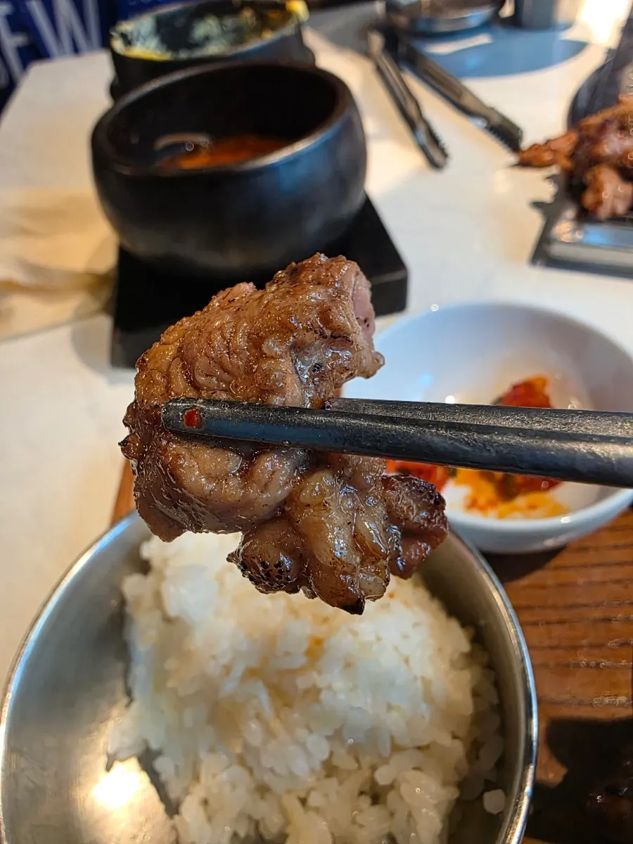 불맛 입힌 양념갈비 클로즈업