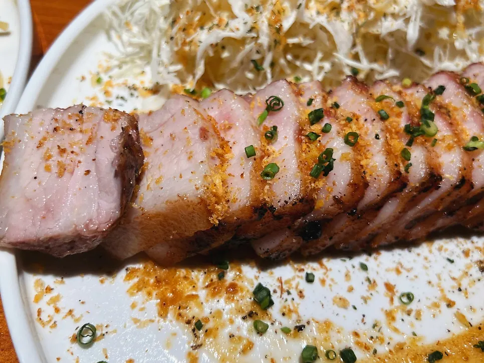 아담 한돈 삼겹 스테이크 플레이팅