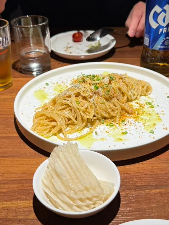 シャキシャキしたドレッシングサラダの皿