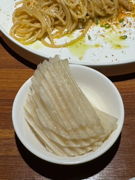 ポテトチップスの形をしたアダムのピクルス