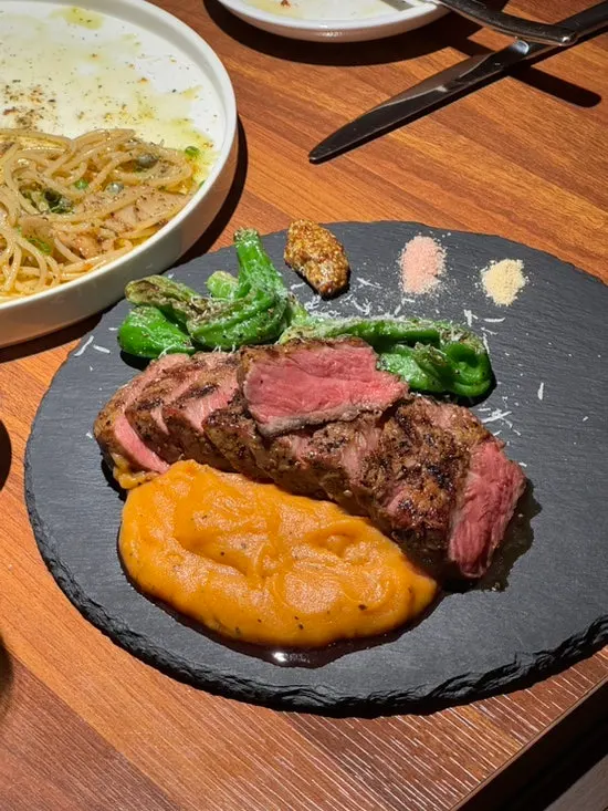ステーキに添えられた特製マッシュポテト