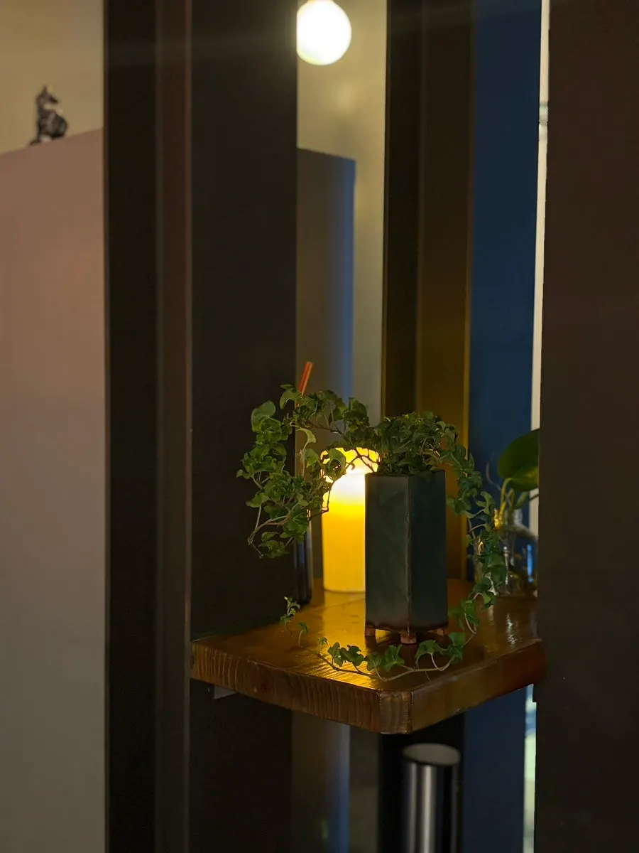 Interior atmosphere at Adam in Gaekridan-gil