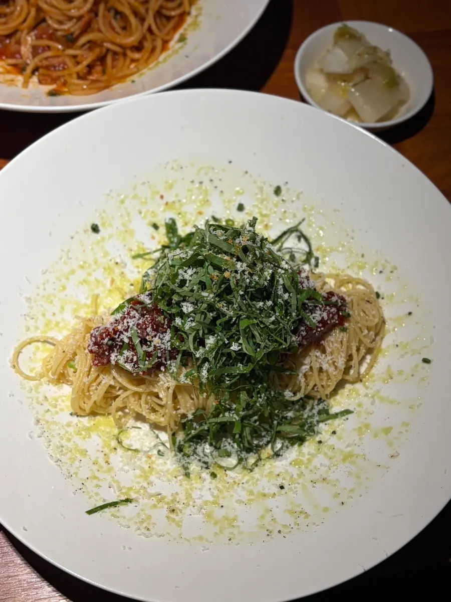 Red wine with tomato pasta
