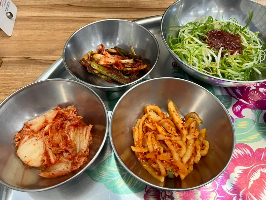 구워 먹는 옛날햄과 마늘종 반찬