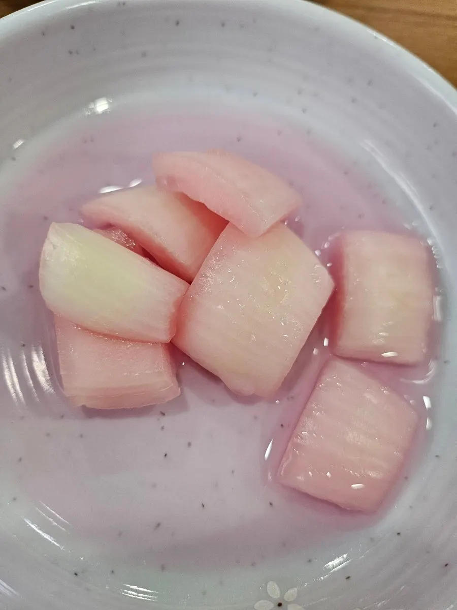Jjukkumi and beef belly on the pan