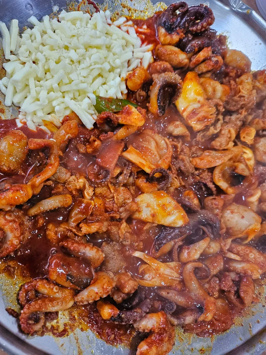 Cheese sarie added on top of hwasan jjukkumi