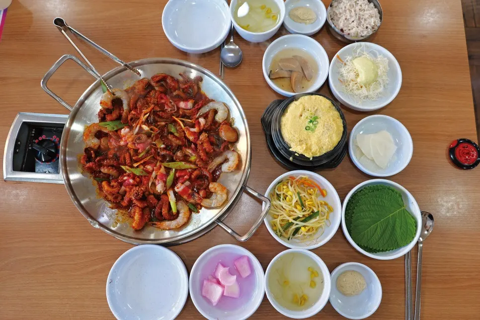 The finished stir-fried octopus on the griddle
