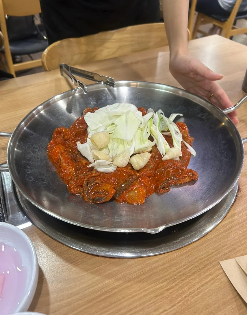 鐵板上的單品炒章魚2人份