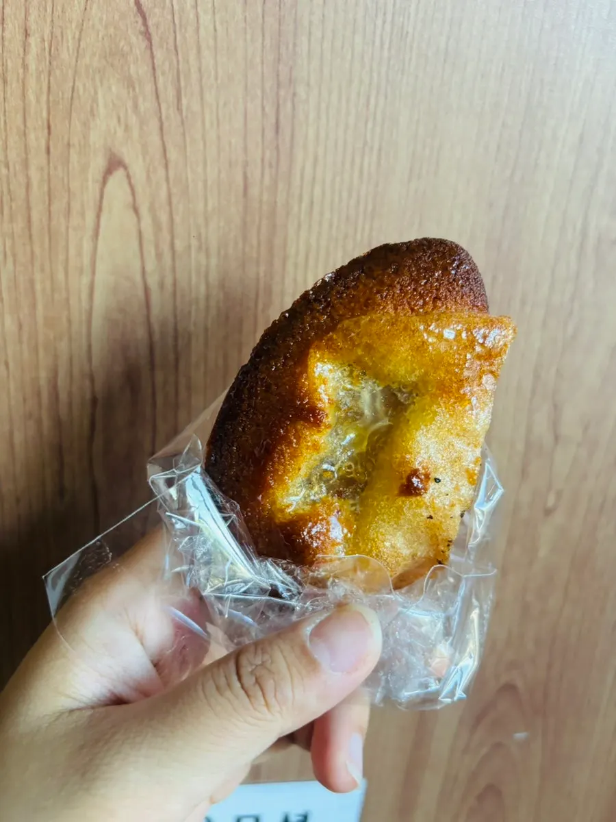 촉촉한 꿀 고구마 휘낭시에