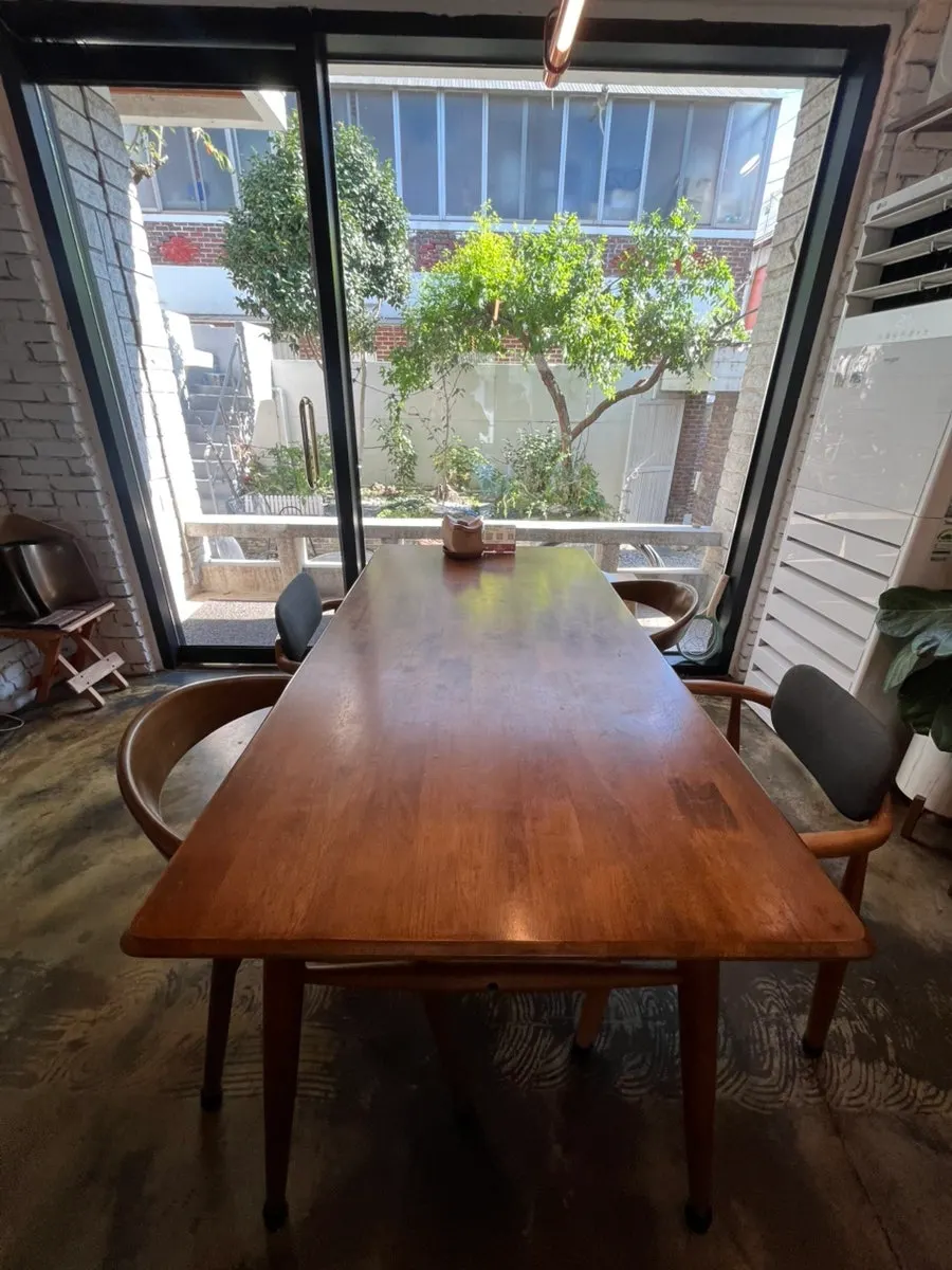 Antique objects placed throughout the café