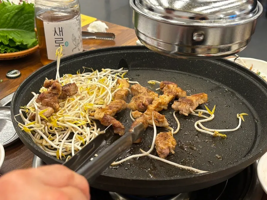 Golden, well-grilled Korean native pork belly