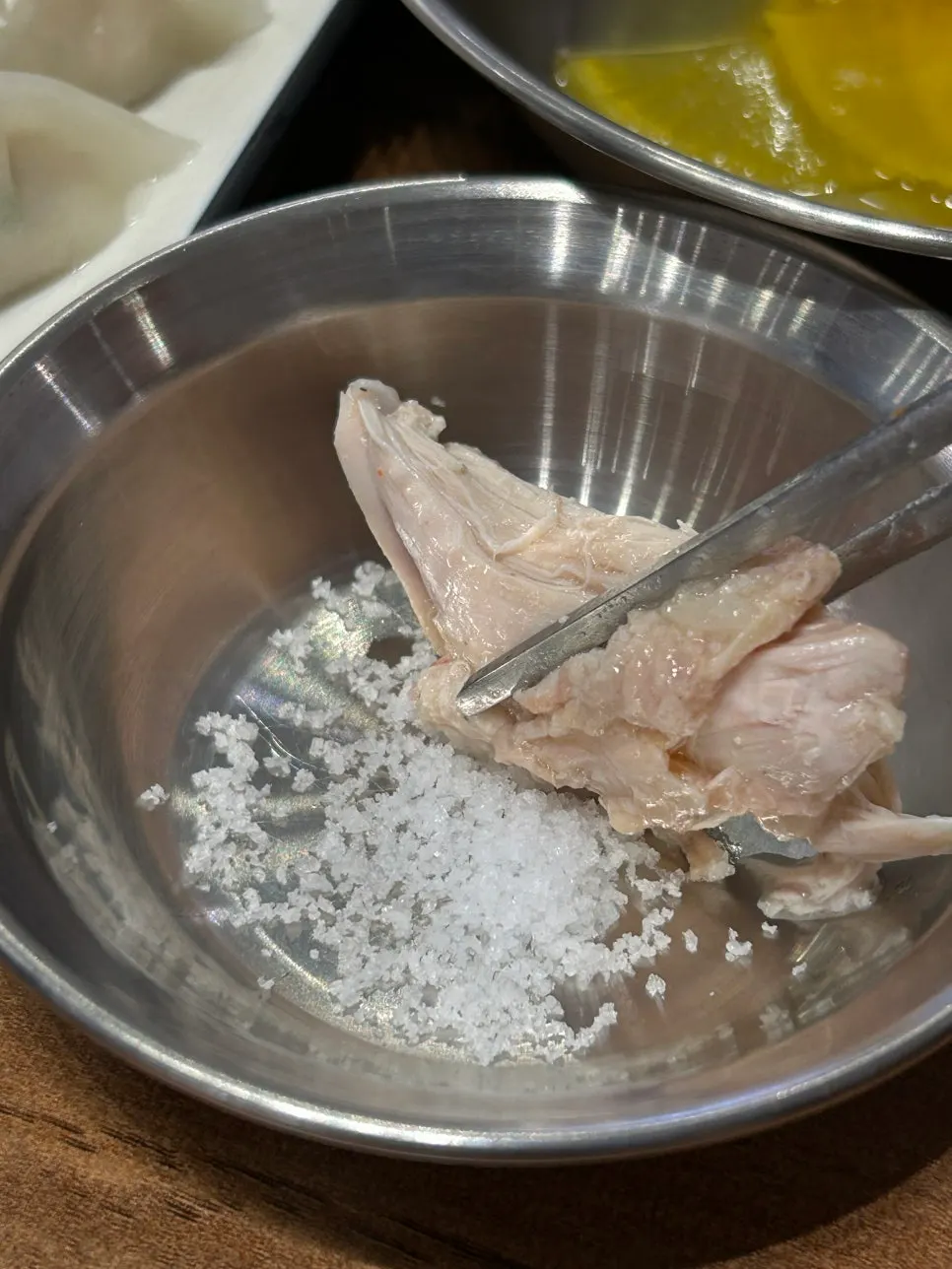 식사를 마친 닭칼국수 그릇