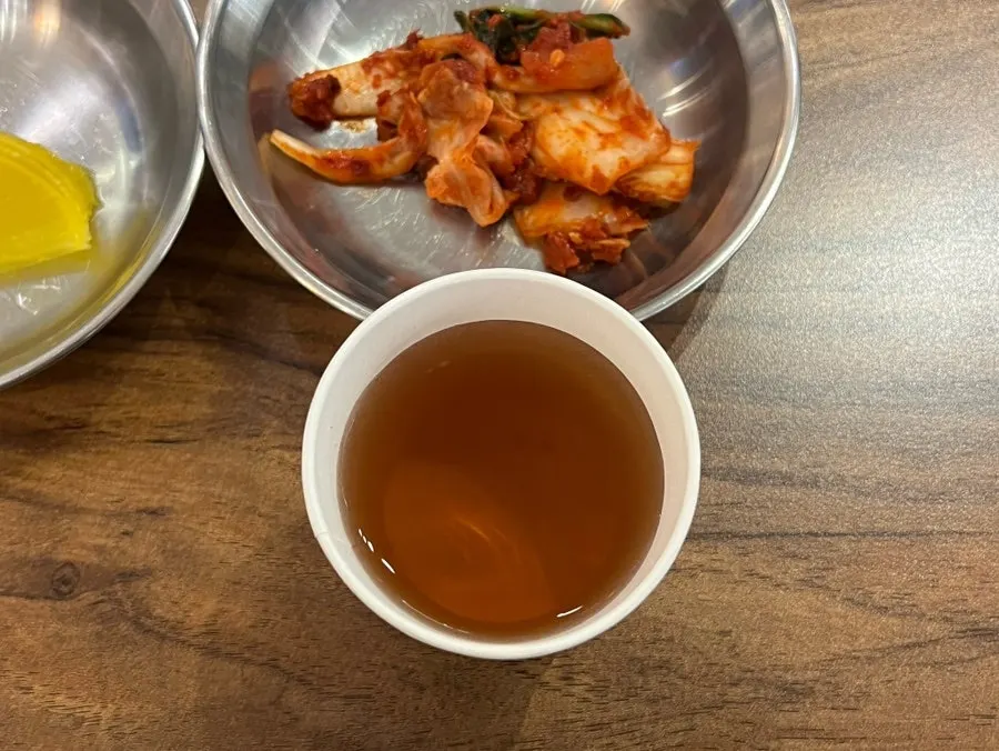 Self-bar station with kimchi and pickled radish