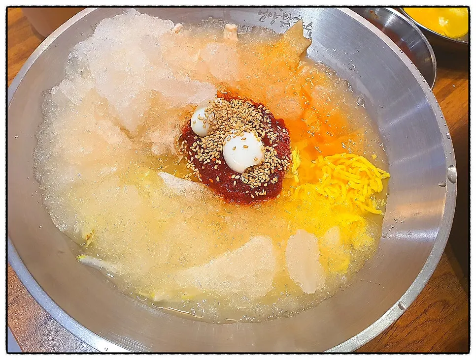 살얼음 초계물밀면 이미지
