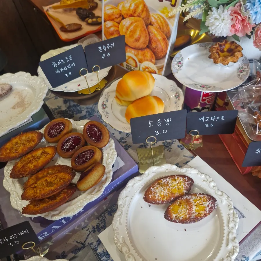 Ppajak Financier Bar, a financier specialty shop in Deokjin-gu, Jeonju