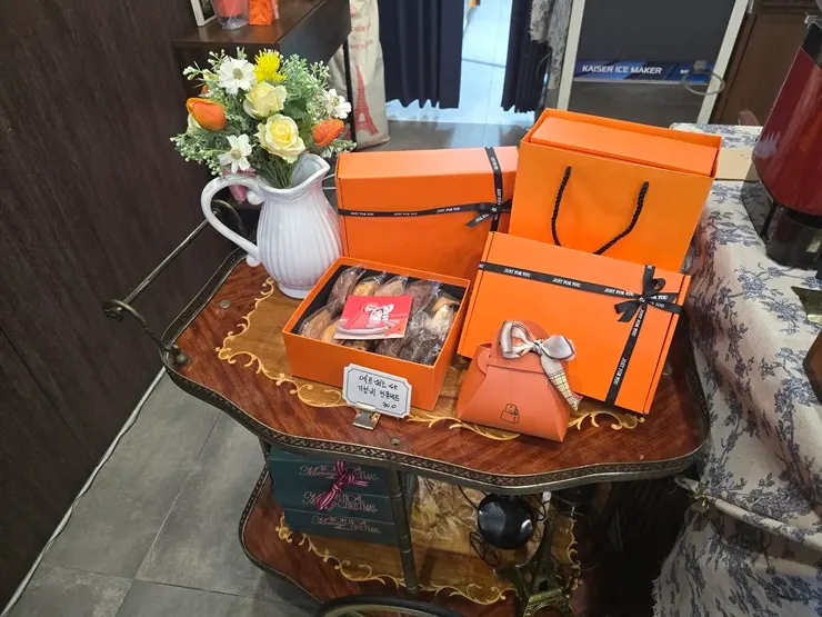 Gift bags for financiers by size