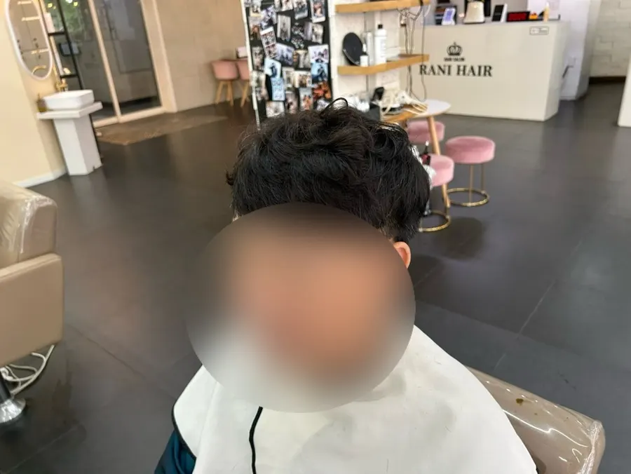 커트 후 옆머리와 뒷머리 라인