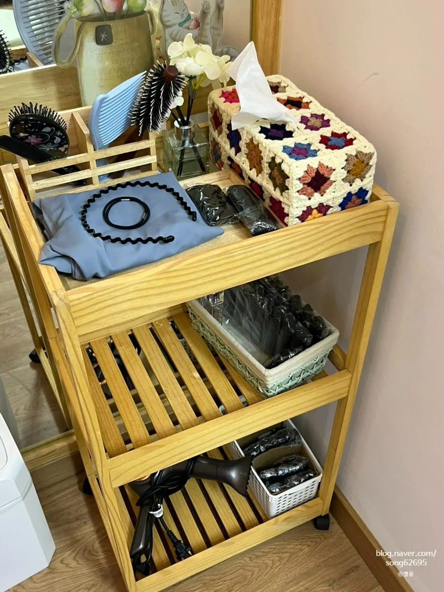Changing area for putting on disposable treatment clothing