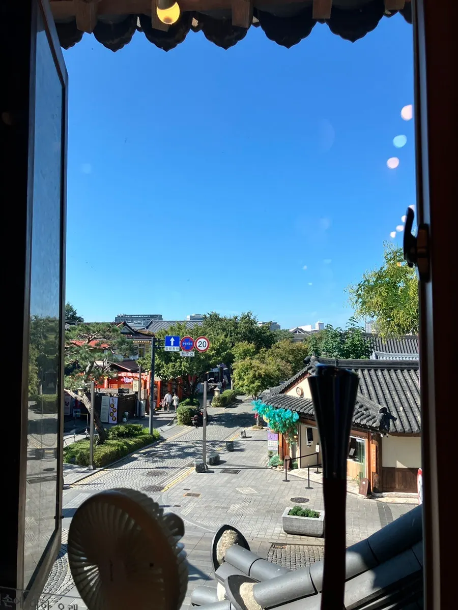 Vista del Hanok Village desde la ventana