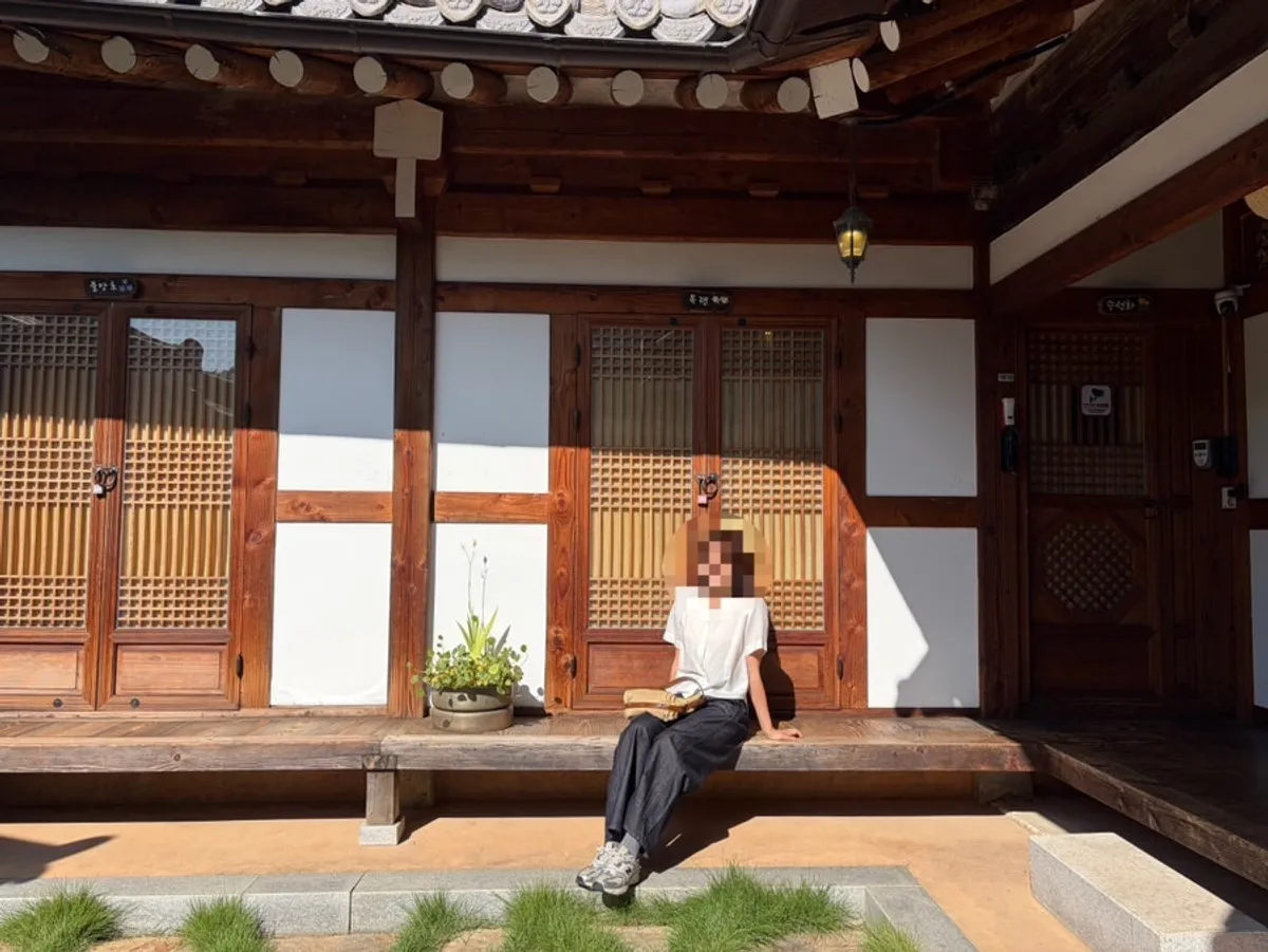 Exterior of the Haetsalgadeuk hanok guesthouse