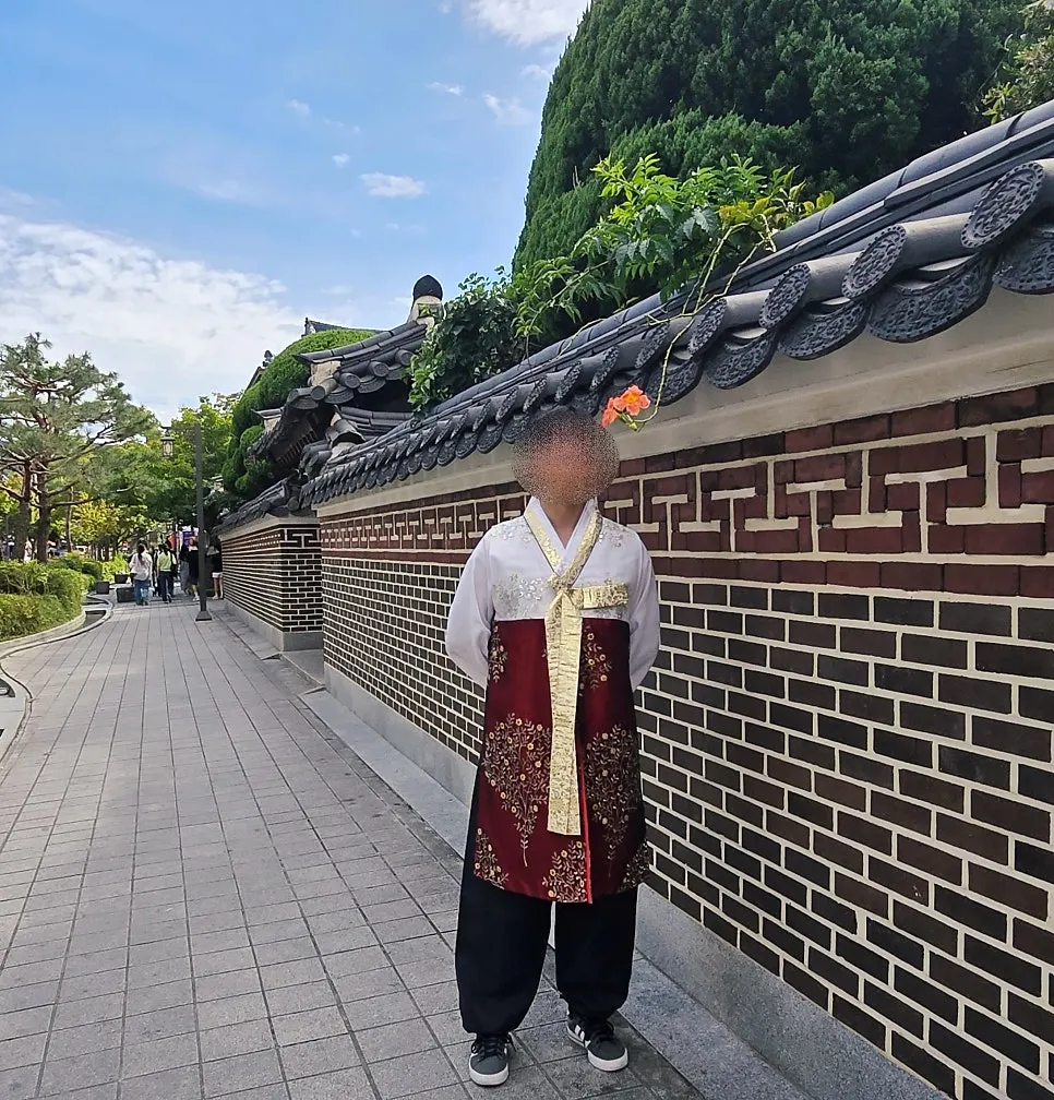 반려견과 함께한 한복 스냅 장면