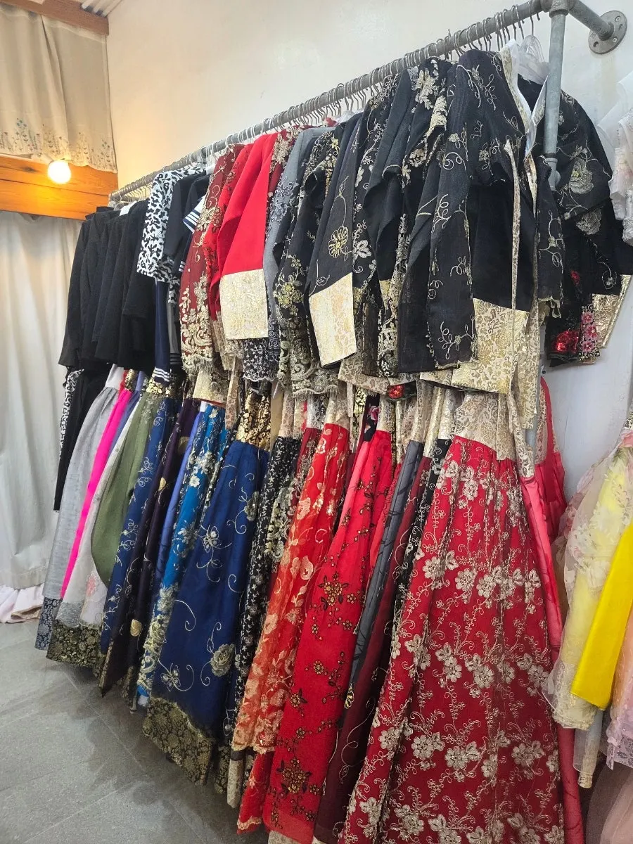 Hanbok display arranged by color