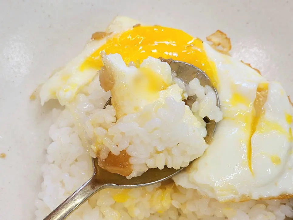Soft-boiled egg and side dishes included by default