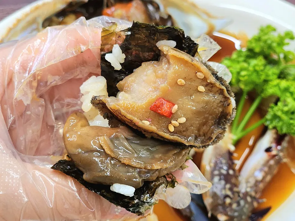 A plate of plump soy abalone