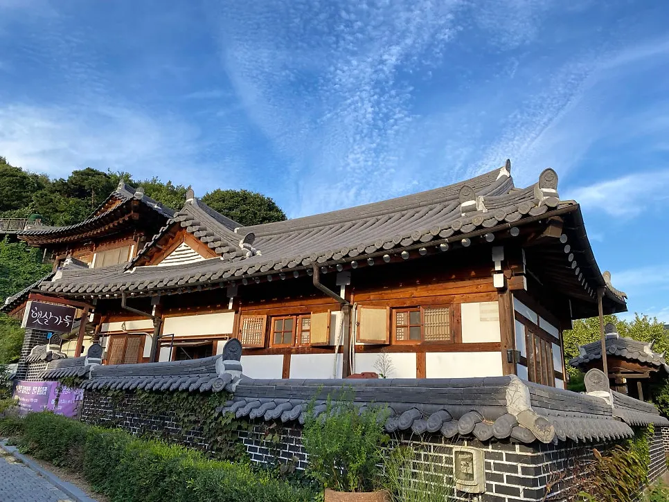 Hanok alley and stay entrance on Hyanggyo-gil