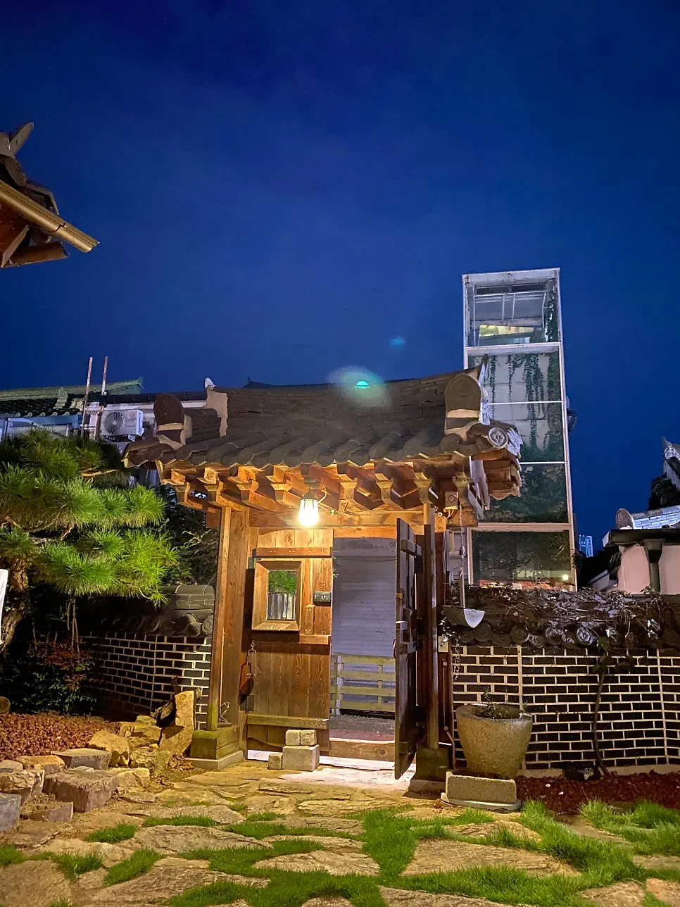 Alley walk through Jeonju's Hanok Village