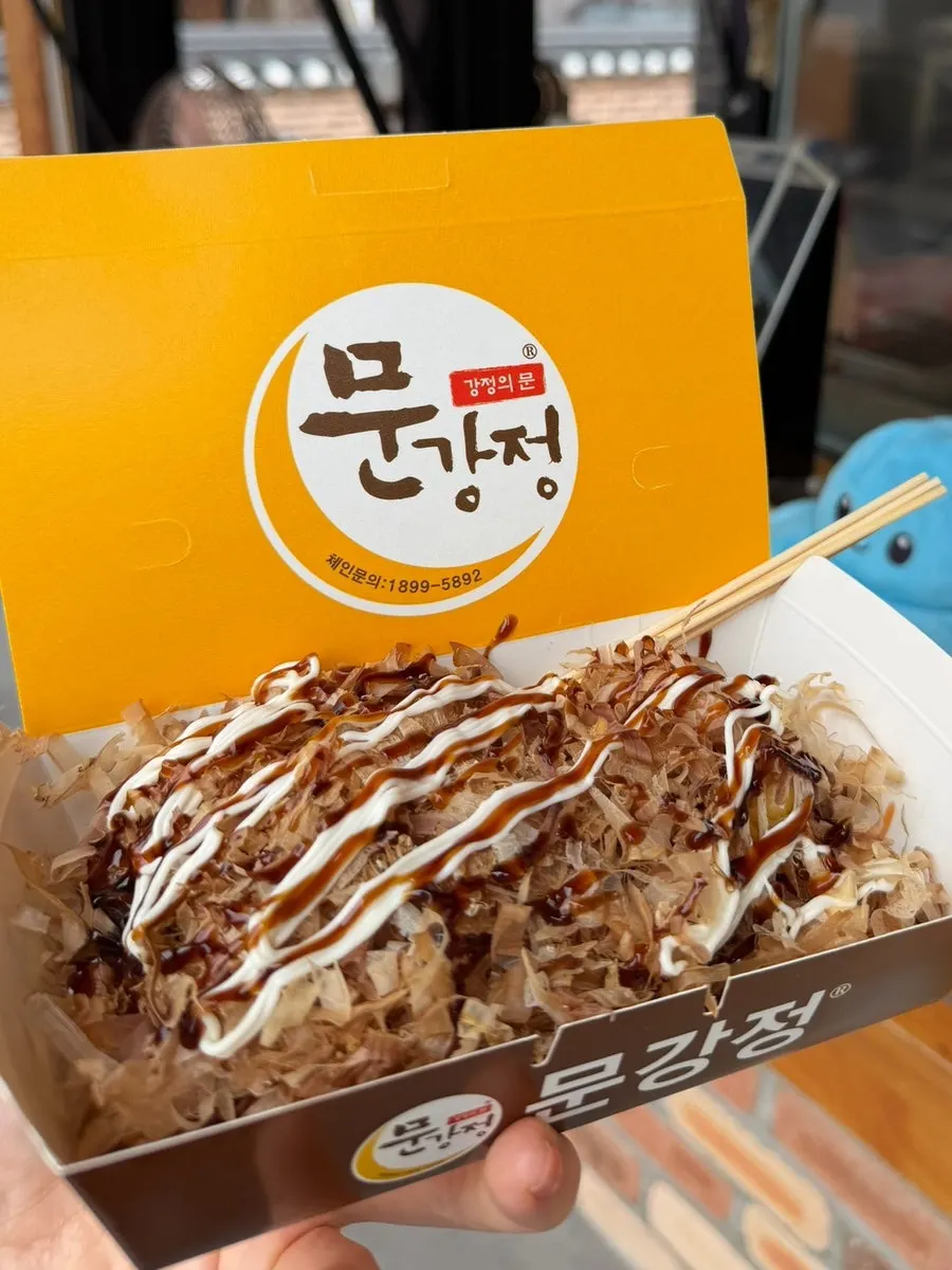 치즈 향과 소스 향이 나는 꼬치