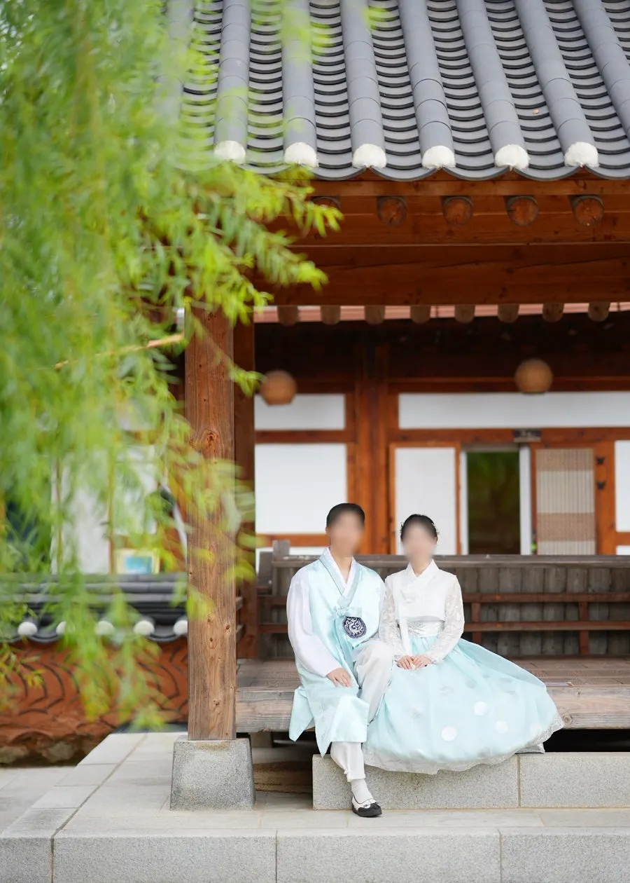 귀족의상실 포토존에서 찍은 한복 사진