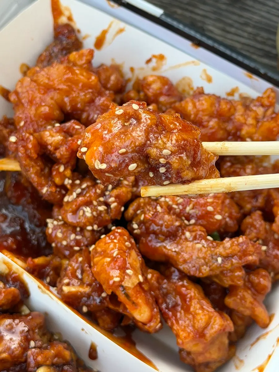 오동통한 새우강정 클로즈업