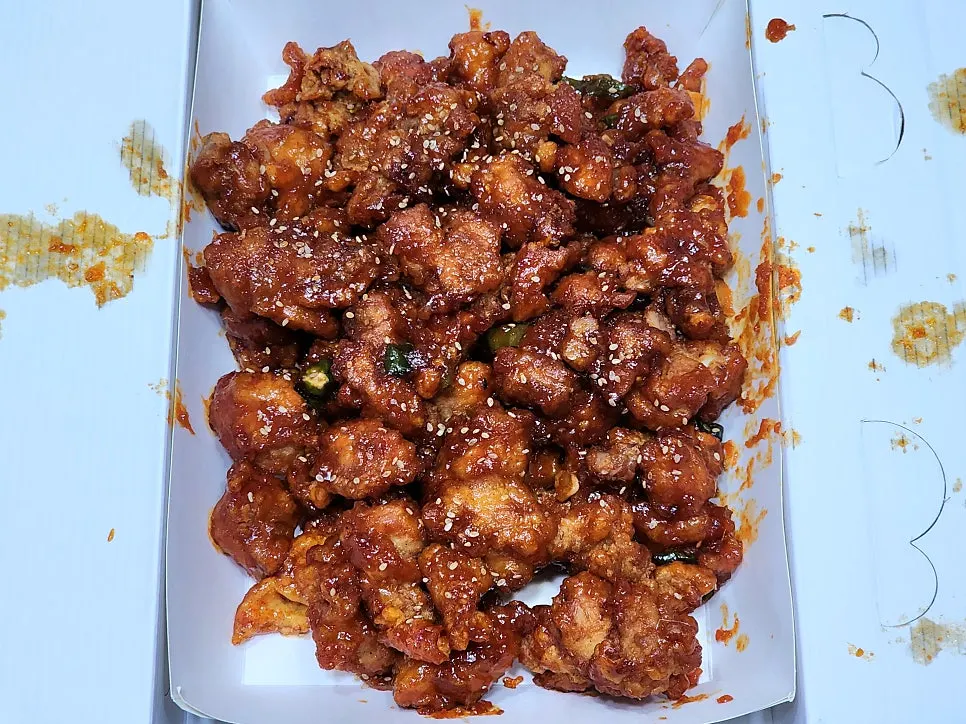 Takeout order of large spicy dakgangjeong