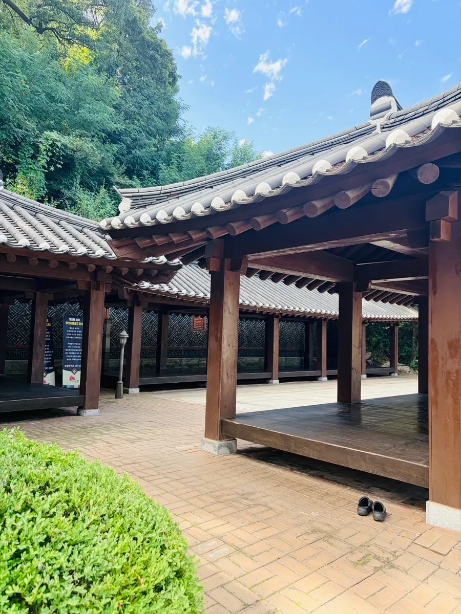 Street view of Taejo-ro in Hanok Village