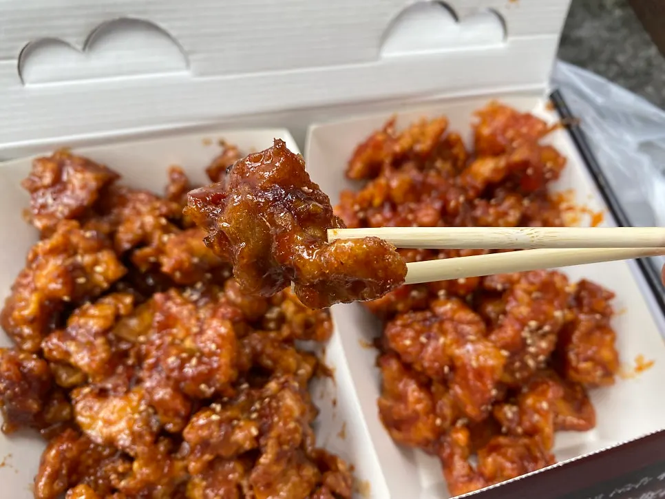 숙소에서 맥주와 즐긴 닭강정 야식