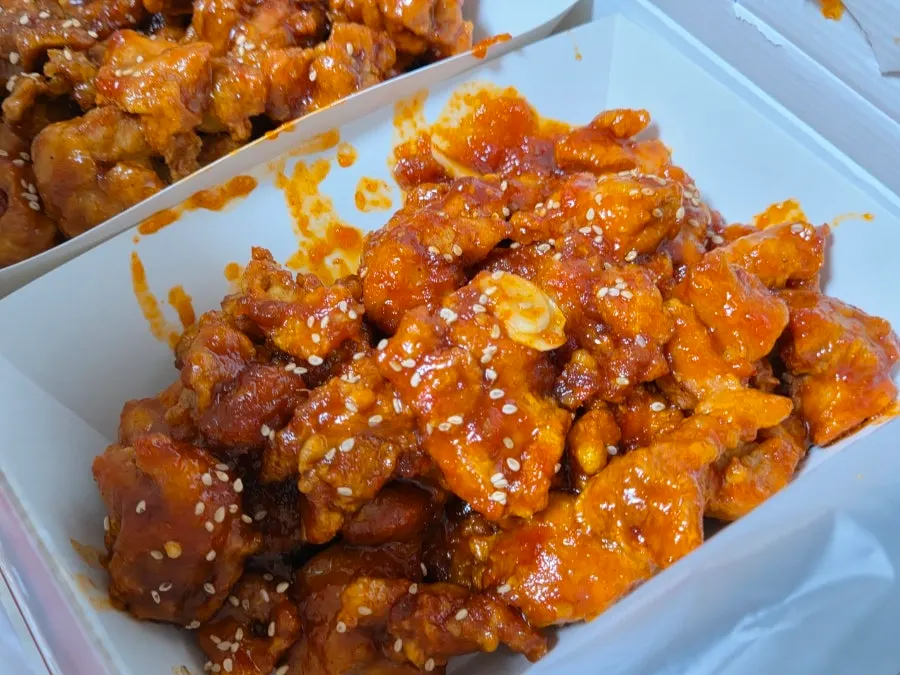 Dakgangjeong takeout carried home while cooling