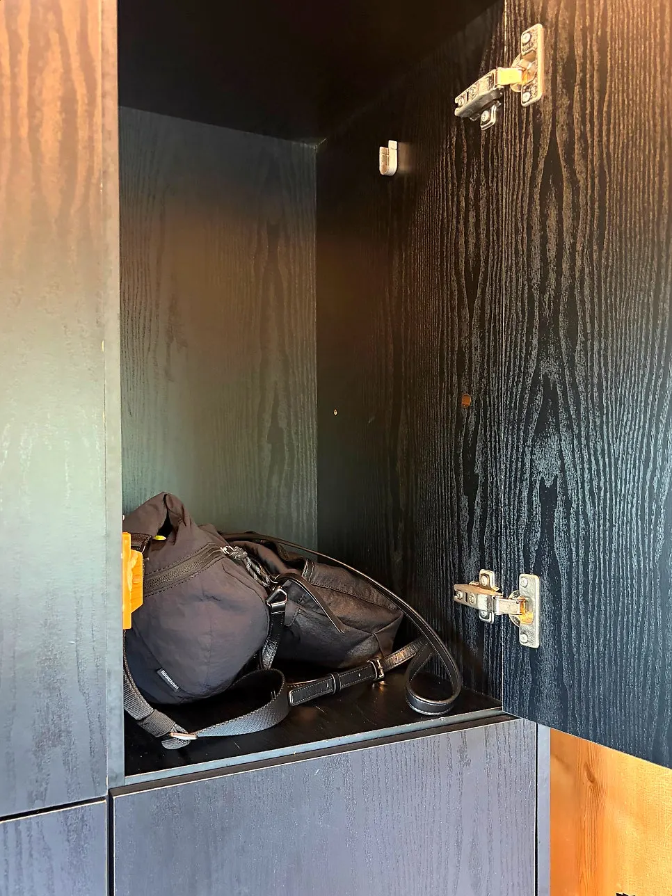 Lockers for storing belongings at the foot bath café