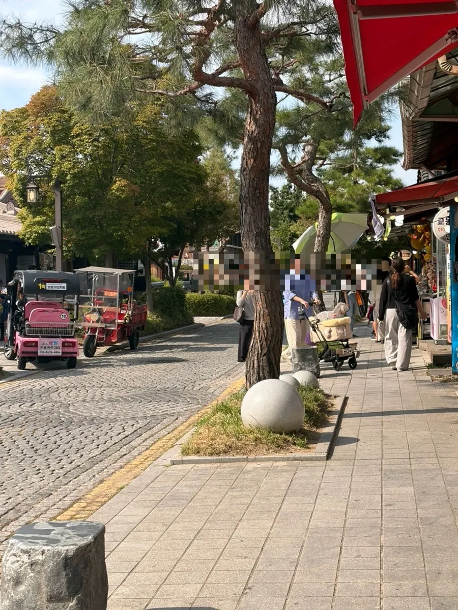 Scenery from a trip to Jeonju Hanok Village